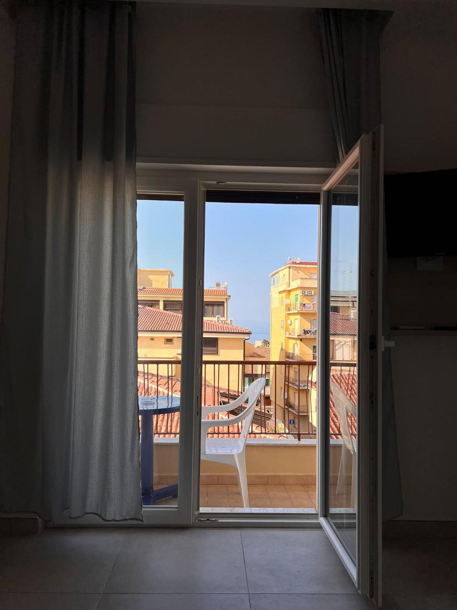 Отель Porta Sul Mare Тропея Экстерьер фото
